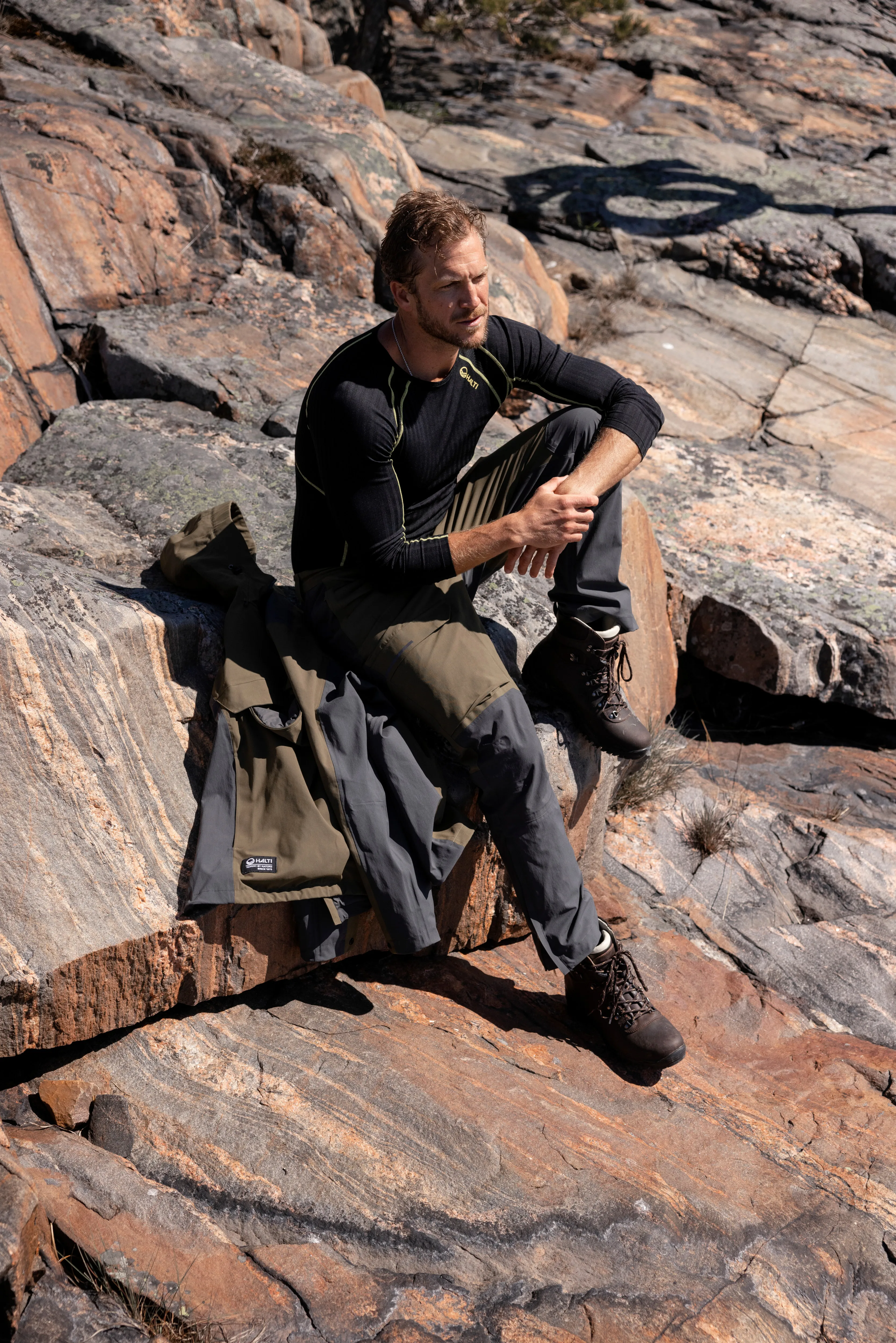 Halti Men&#x27;s Hiker DrymaxX Pants Dark Olive Green | Buy Halti Men&#x27;s Hiker DrymaxX Pants Dark Olive Green here | Outnorth